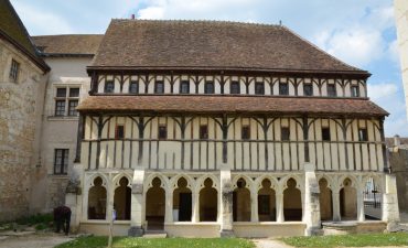 Le cloître des Augustins